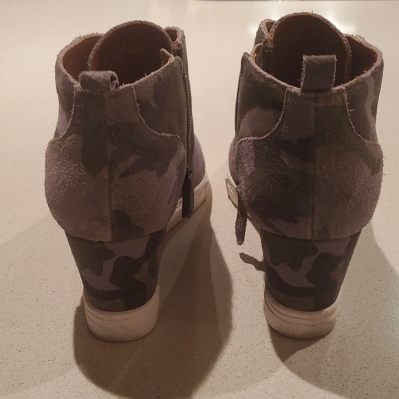 Linea Paolo Wedge Sneaker - Picture 3 of 3